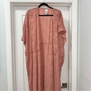Time and Tru Pink Floral Kimono